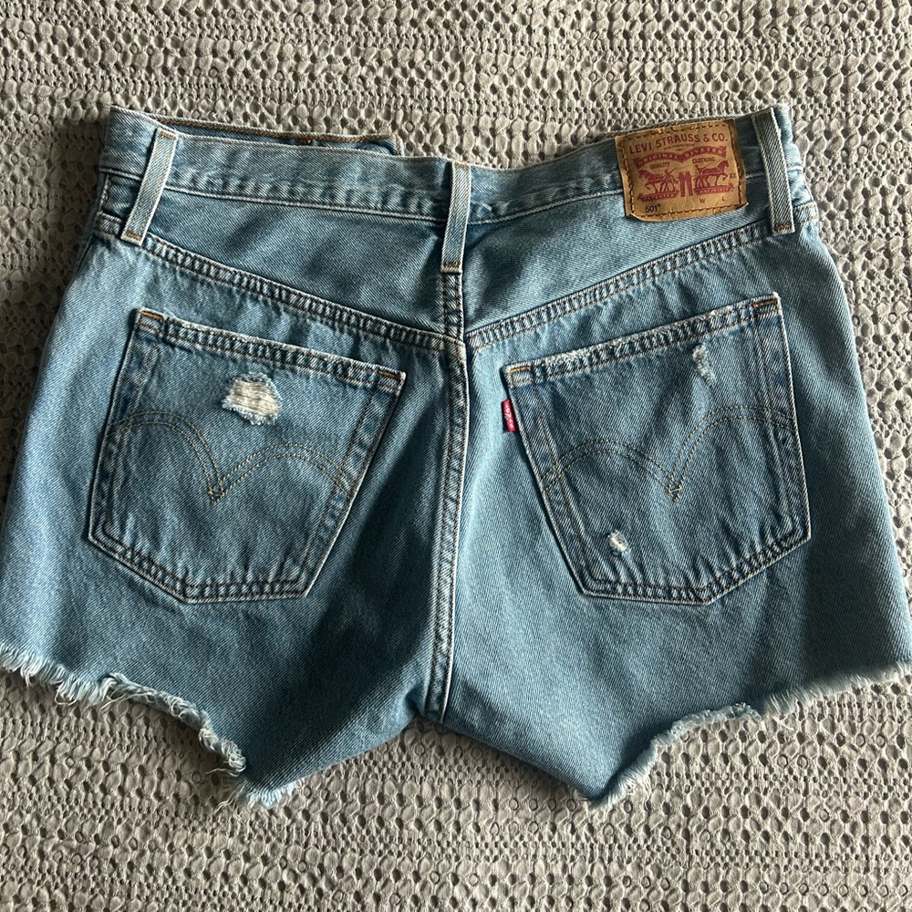 Levi’s Size W27 Blue Denim High Waisted Shorts - Picture 4 of 5